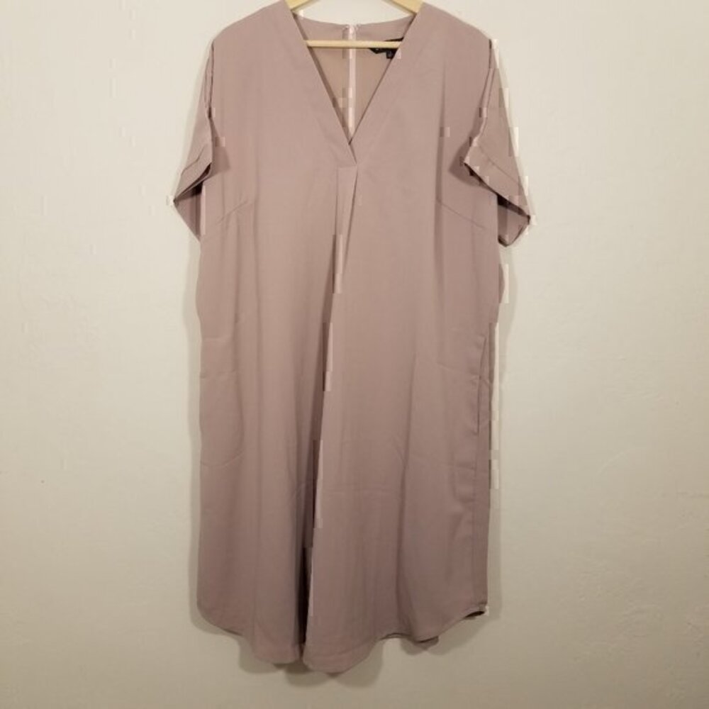 NWT DAVI & DANI V-Neck Dress Size 1XL